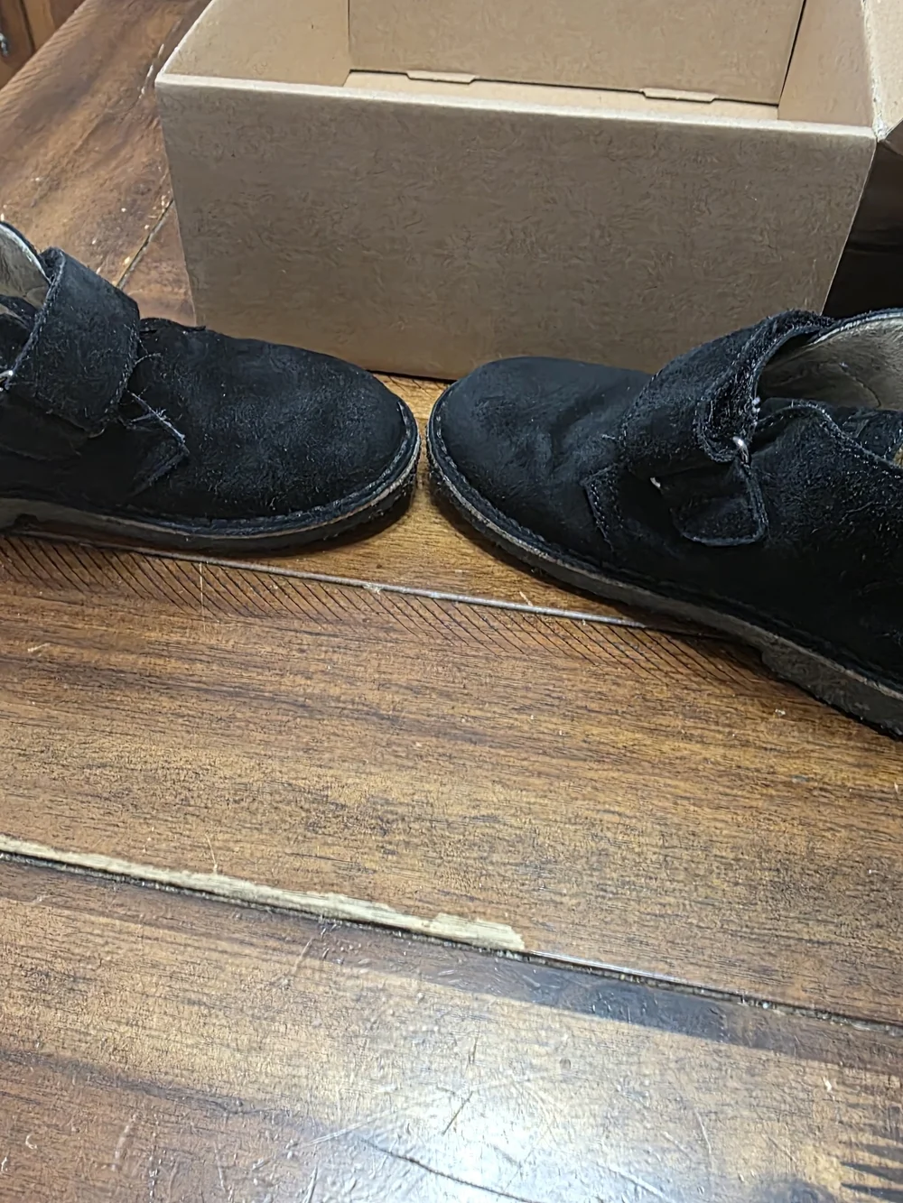 Naturino choco suede